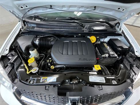 Used 2019 Dodge Grand Caravan SE FWD image 29