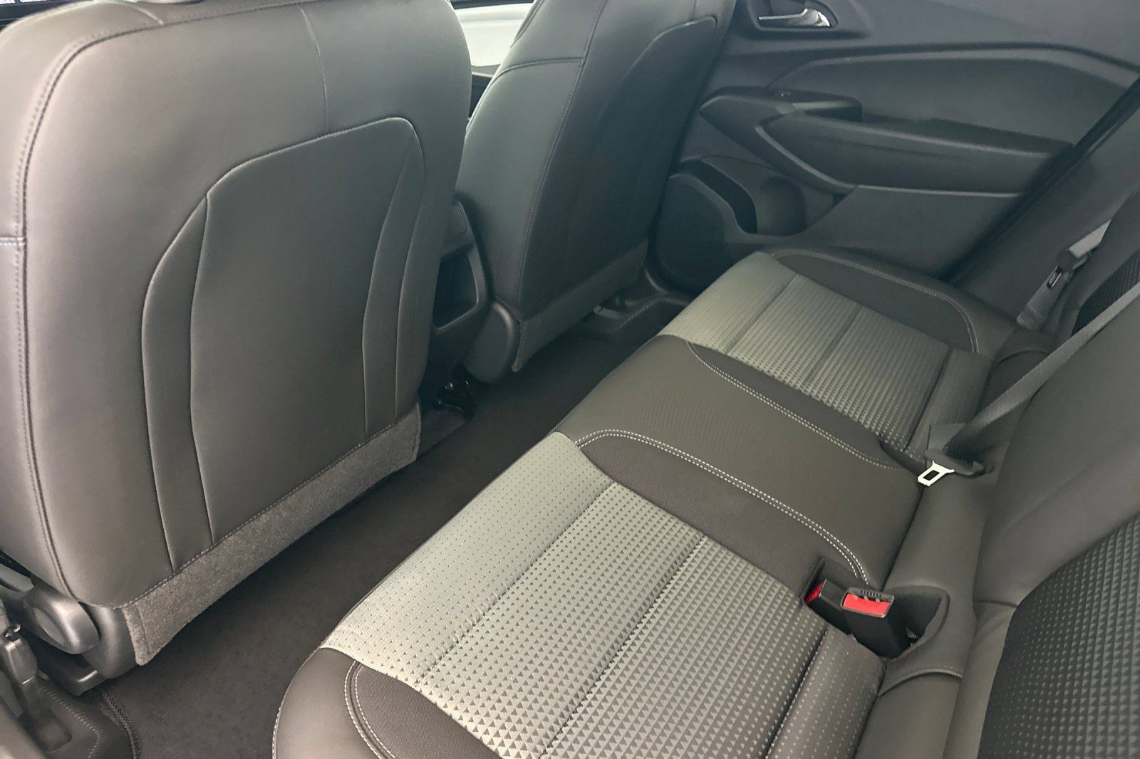 New 2026 Chevrolet Trax LT FWD image 12