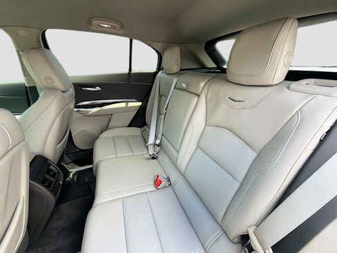 Used 2023 Cadillac XT4 Luxury w/ Cold Weather Package FWD image 20