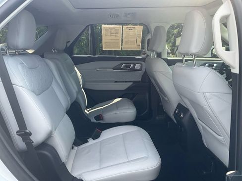 Certified 2025 Ford Explorer Platinum w/ Ultimate Package AWD/4WD image 13