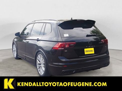 Used 2023 Volkswagen Tiguan SE R-Line AWD/4WD image 3