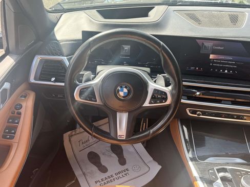 Used 2024 BMW X5 xDrive40i w/ M Sport Package AWD/4WD image 13