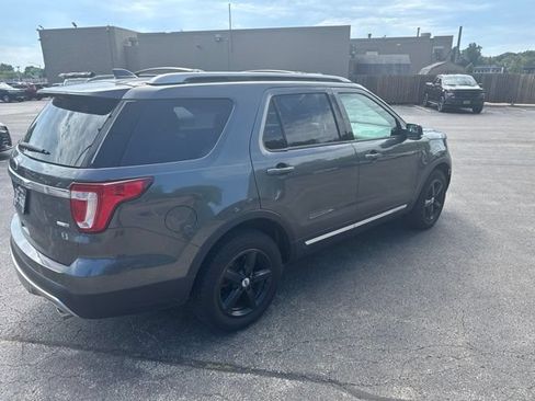 Used 2016 Ford Explorer XLT w/ Equipment Group 202A AWD/4WD image 7
