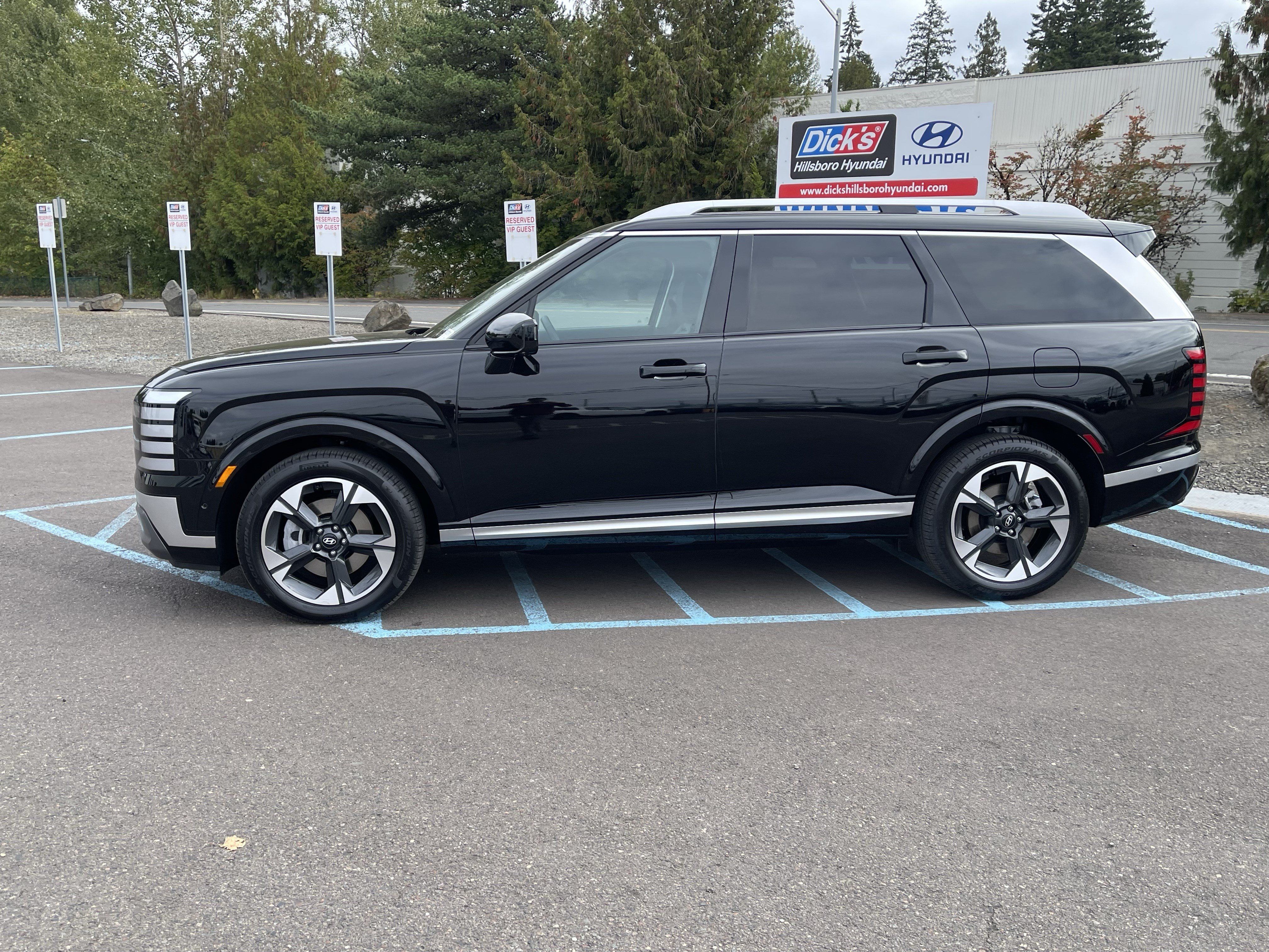 Certified 2026 Hyundai Palisade Limited AWD/4WD image 2