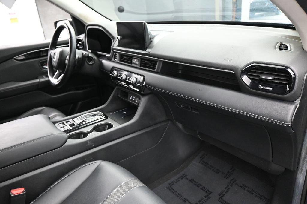Used 2025 Honda Pilot EX-L image 46