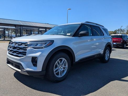 New 2026 Ford Explorer Active w/ Active Comfort Package image 8