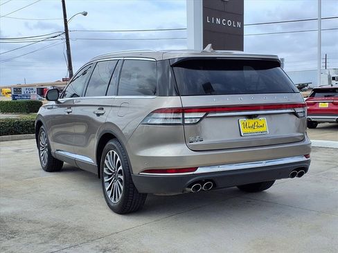 Used 2020 Lincoln Aviator Reserve w/ Equipment Group 201A image 4
