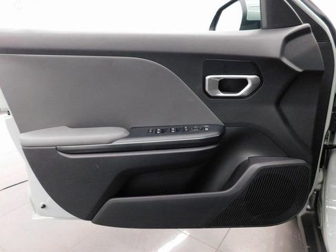 Used 2025 Kia K4 LXS image 22