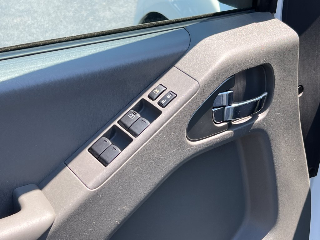 Used 2019 Nissan Frontier SV AWD/4WD image 6
