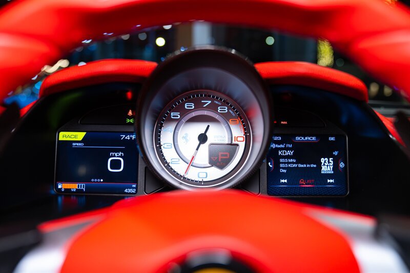 Used 2018 Ferrari 812 Superfast RWD image 25