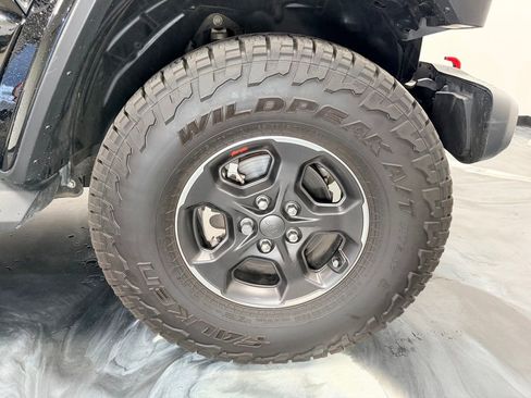 Used 2021 Jeep Gladiator Rubicon w/ Dual Top Group AWD/4WD image 25