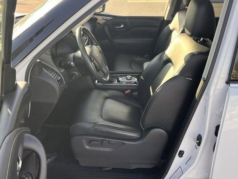 Certified 2024 INFINITI QX80 Luxe image 9
