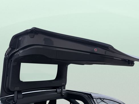 Used 2023 Tesla Model X image 43