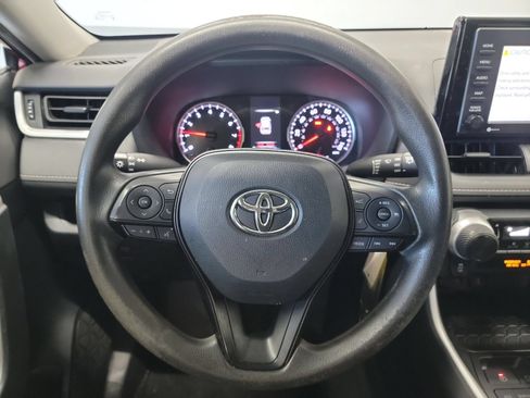 Used 2021 Toyota RAV4 LE AWD/4WD image 17