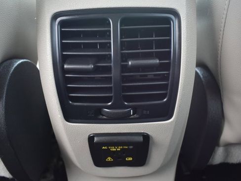 Used 2017 Ford Escape Titanium image 38