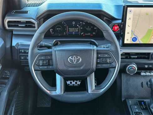 Used 2025 Toyota Tacoma TRD Sport image 26