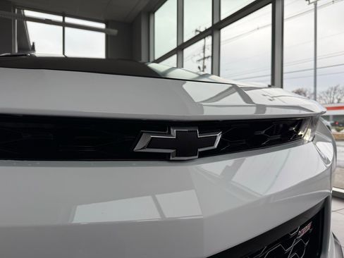 Used 2018 Chevrolet Camaro SS image 10