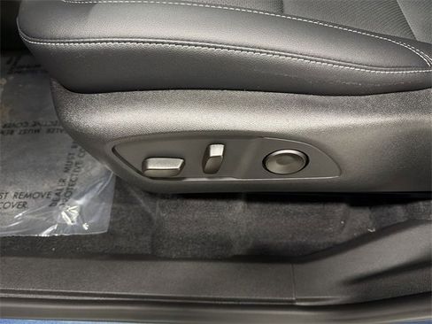 New 2026 Chevrolet Traverse LT w/ LPO, Floor Liner Package image 23