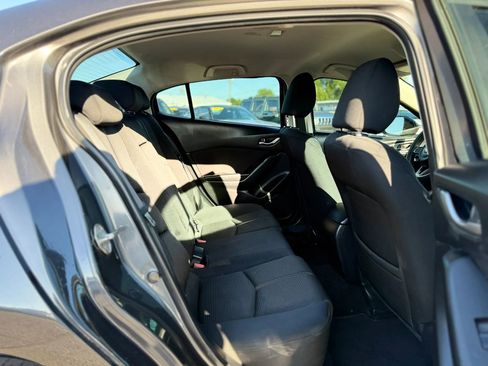 Used 2017 MAZDA MAZDA3 Sport w/ Preferred Equipment Package FWD image 32
