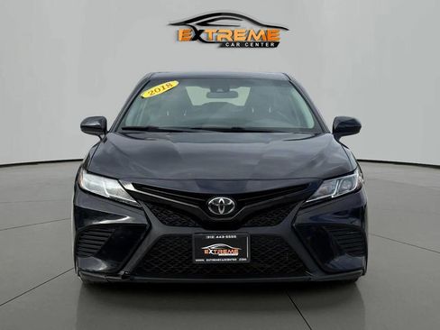 Used 2018 Toyota Camry SE image 9