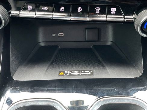 Used 2025 Chevrolet Traverse LT w/ Driver Confidence Package FWD image 20