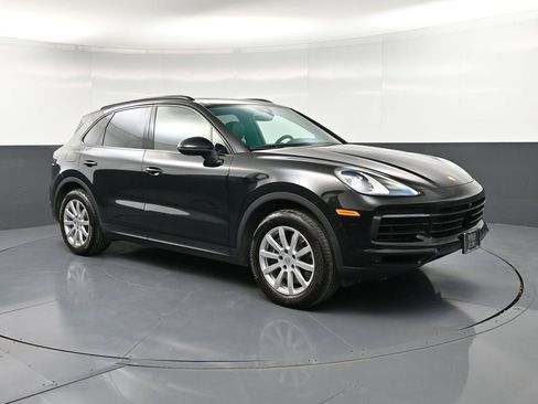 Certified 2023 Porsche Cayenne AWD/4WD image 10
