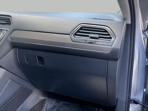 Used 2023 Volkswagen Tiguan SE FWD image 19