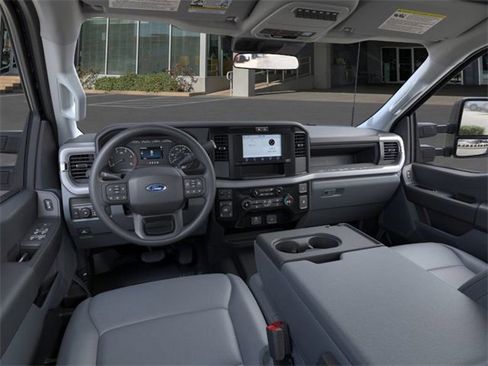 New 2026 Ford F250 XL w/ FX4 Off-Road Package image 9