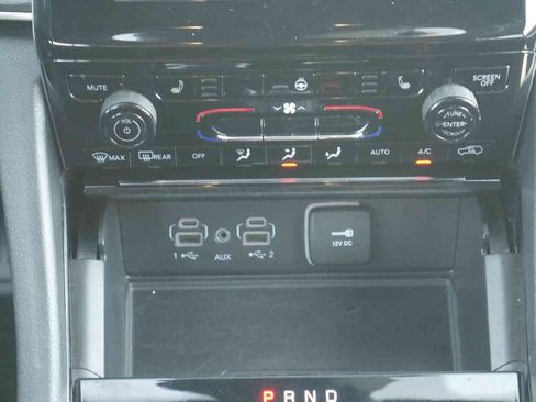 Certified 2023 Jeep Grand Cherokee L Laredo AWD/4WD image 8