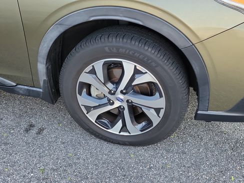 Used 2020 Subaru Outback Touring w/ Popular Package #2 image 9