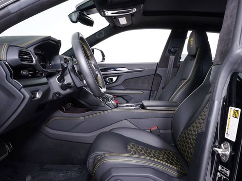 Used 2023 Lamborghini Urus S AWD/4WD image 4