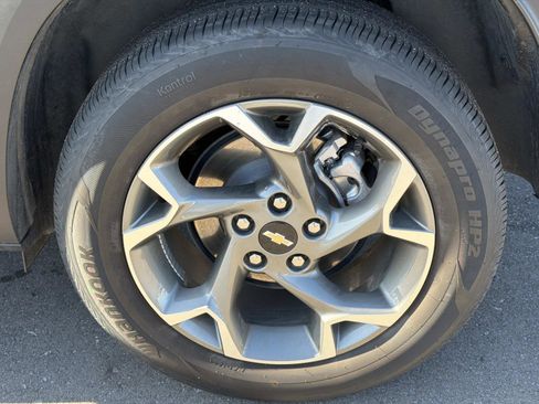 Certified 2025 Chevrolet Trax LT w/ LT Convenience Package image 13