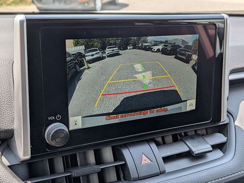 Used 2025 Toyota RAV4 LE AWD/4WD image 14