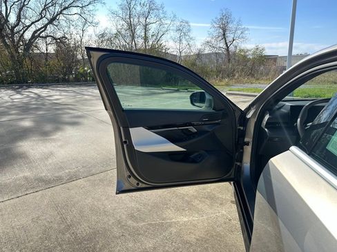 Certified 2024 BMW 530i w/ Convenience Package image 13