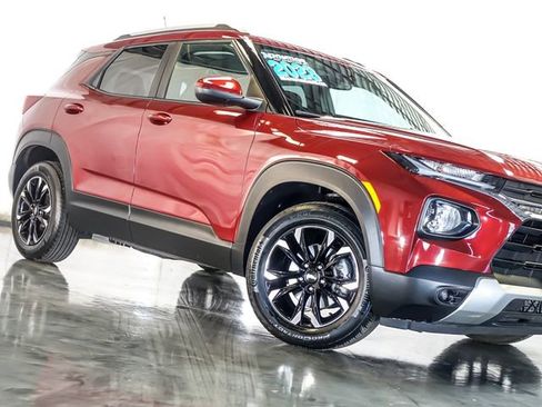 Used 2023 Chevrolet TrailBlazer LT w/ Convenience Package image 5