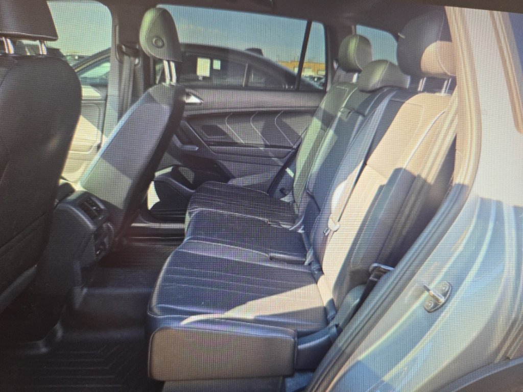 Used 2022 Volkswagen Tiguan SE R-Line AWD/4WD image 14