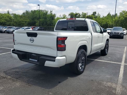 New 2025 Nissan Frontier SV image 5