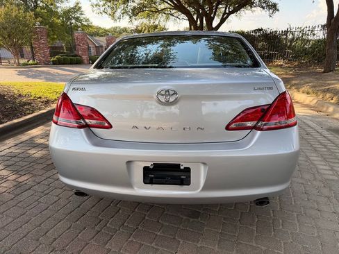 Used 2007 Toyota Avalon Limited FWD image 5