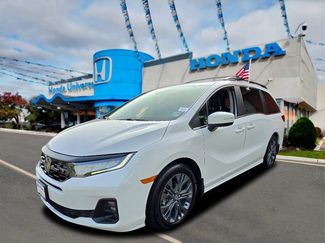 Used 2025 Honda Odyssey Touring video 1
