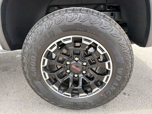 Used 2026 GMC Canyon AT4 AWD/4WD image 25