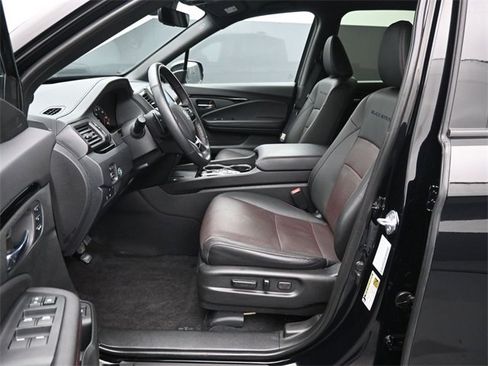 Used 2025 Honda Ridgeline Black Edition image 24
