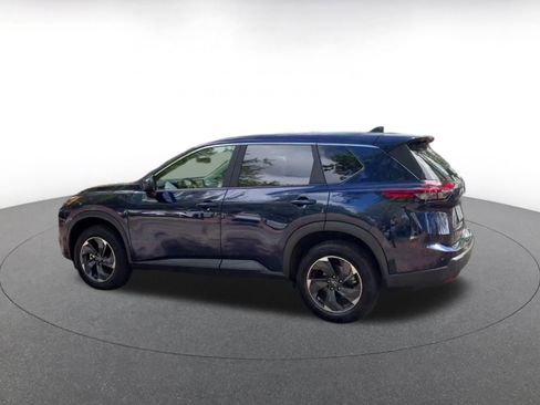 Used 2025 Nissan Rogue SV image 10