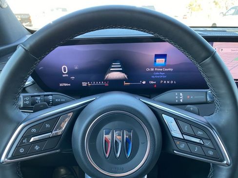 Used 2025 Buick Enclave Preferred image 33