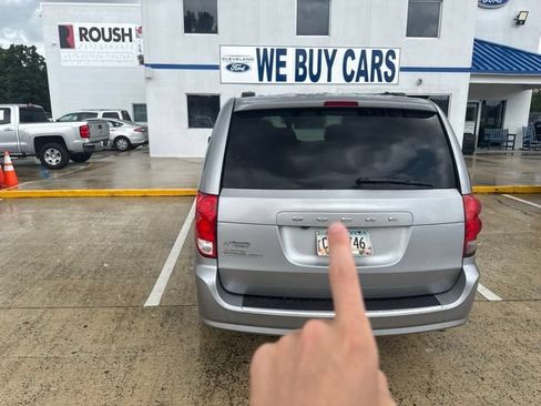 Used 2018 Dodge Grand Caravan SE FWD image 13