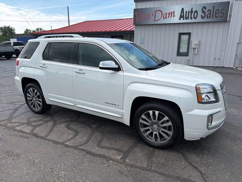 Used 2017 GMC Terrain Denali AWD/4WD image 2