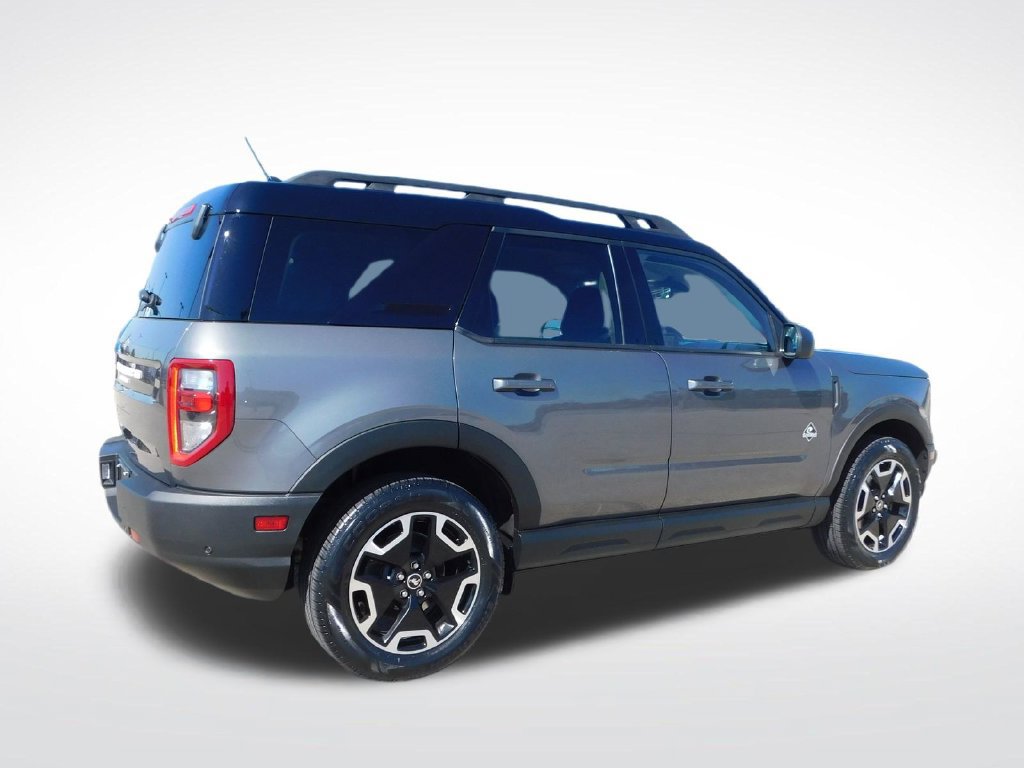Used 2022 Ford Bronco Sport Outer Banks w/ Tech Package AWD/4WD image 3