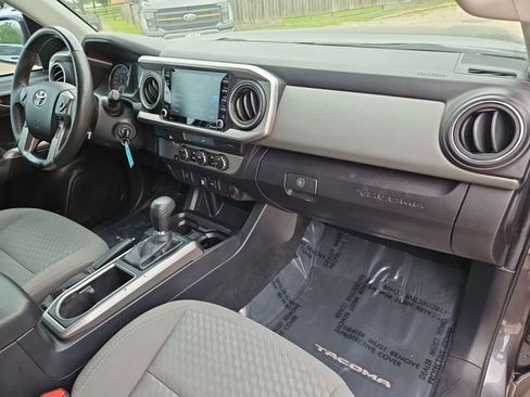 Used 2021 Toyota Tacoma SR5 RWD image 27