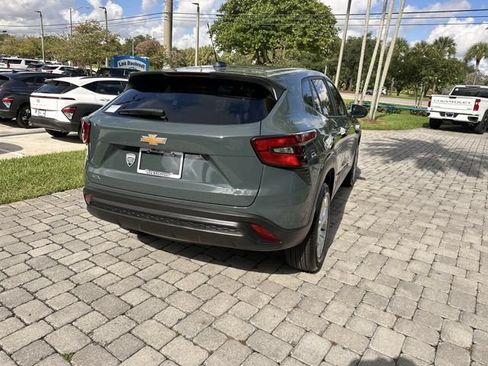 Used 2025 Chevrolet Trax LS w/ LS Convenience Package FWD image 37
