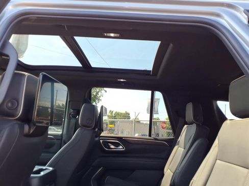 Used 2023 Chevrolet Tahoe Premier w/ Advanced Technology Package AWD/4WD image 22