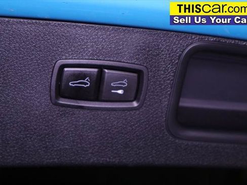 Used 2022 Porsche Macan AWD/4WD image 30